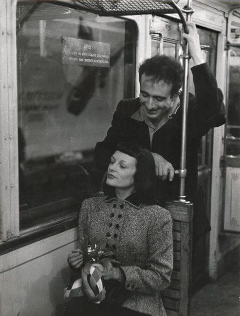 Robert Doisneau - Marc and Christiane Chevalier in the Paris Metro