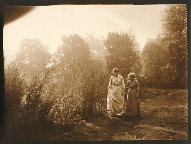 Leonard Misonne - Girls on a Stroll