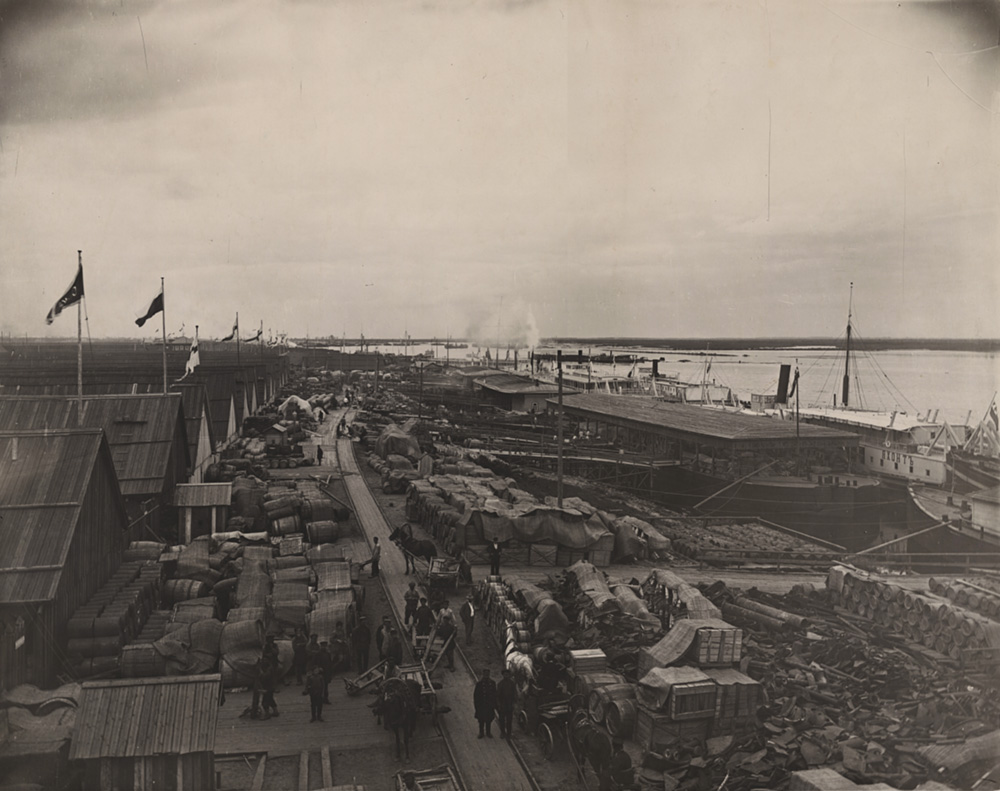 Sergey Mikhaylovich Prokudin-Gorsky - Russian Port Loaded with Supplies and Steamships