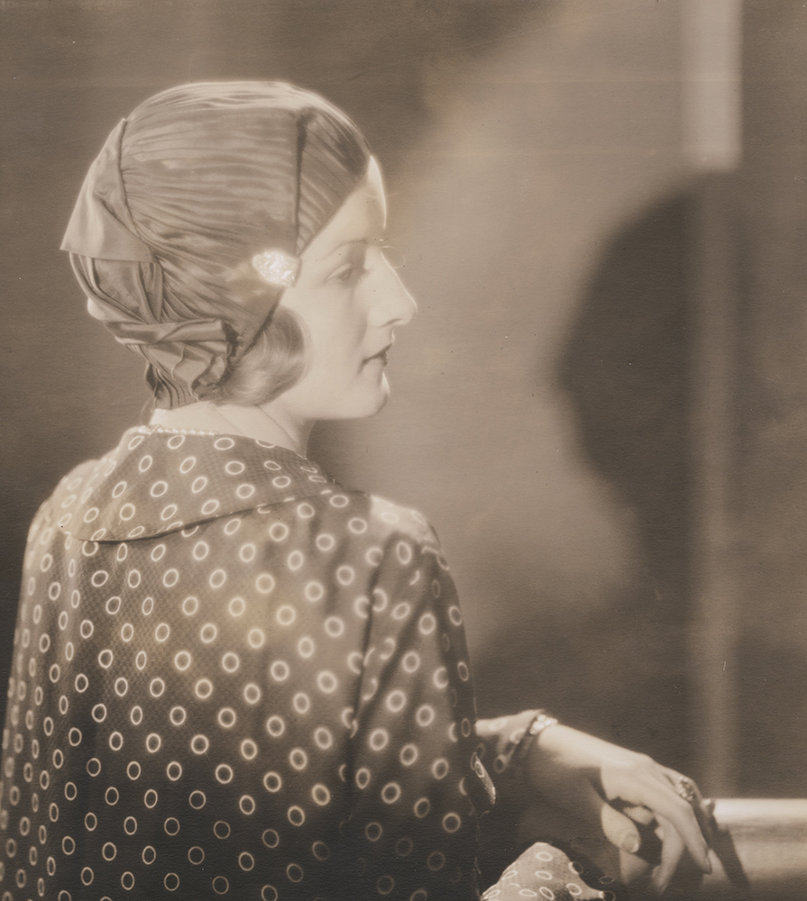 Vogue Magazine Photographer - Woman with Flapper Hat