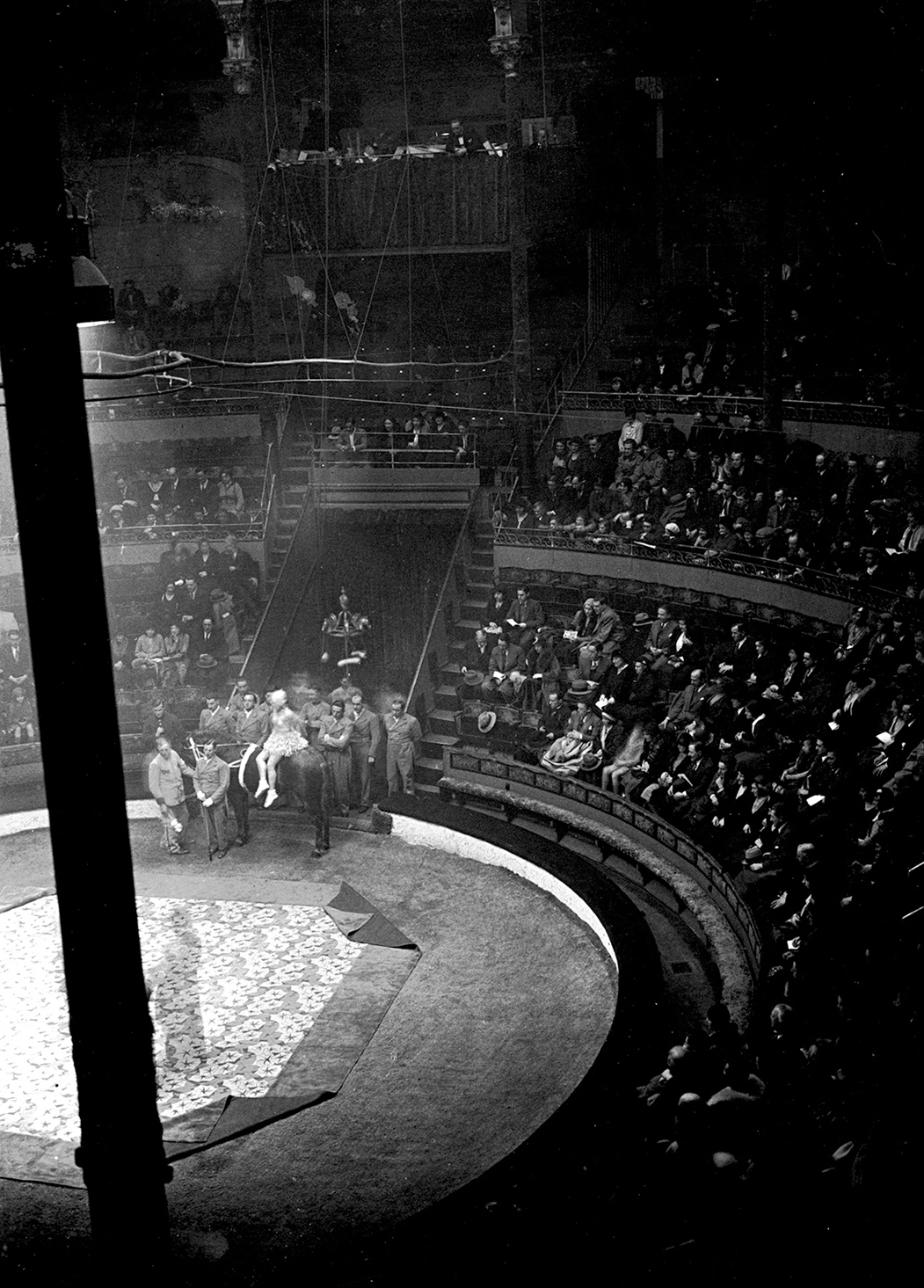 Brassai (Gyula Halasz) - Au Cirque Medrano, Paris